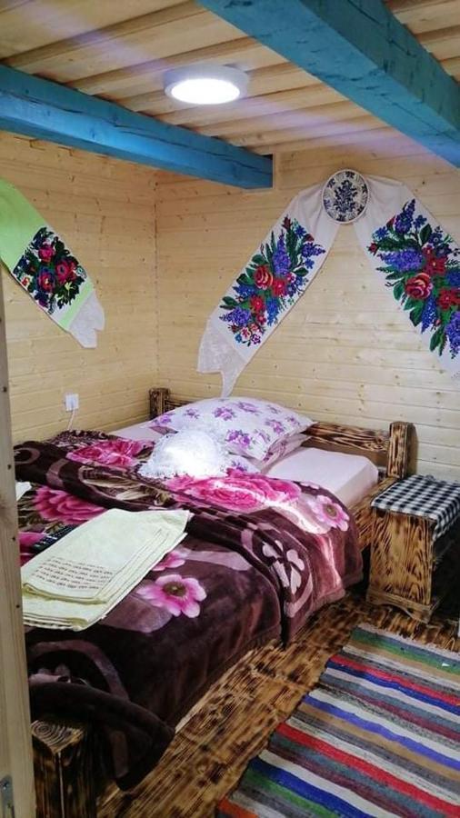 Complex Traditional Casuta Bunicilor-Breb Zewnętrze zdjęcie