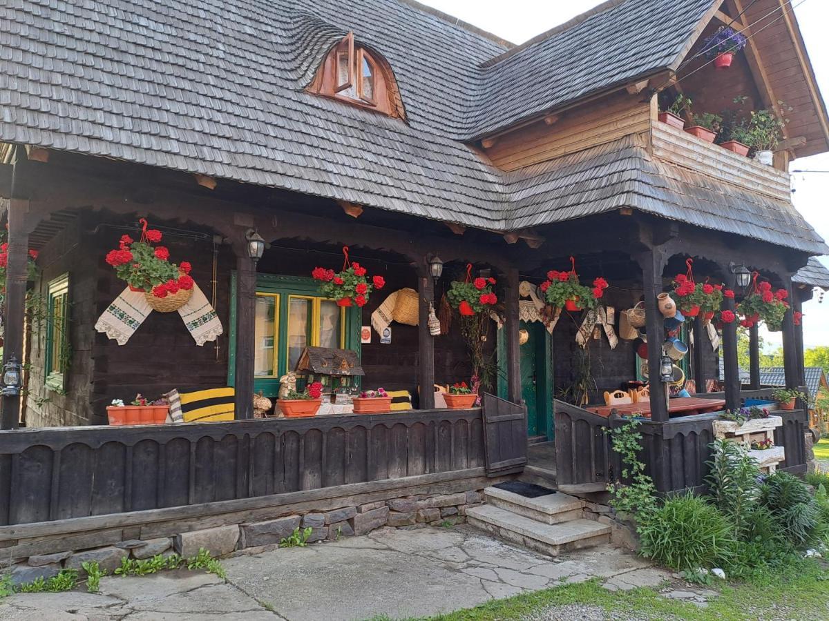 Complex Traditional Casuta Bunicilor-Breb Zewnętrze zdjęcie