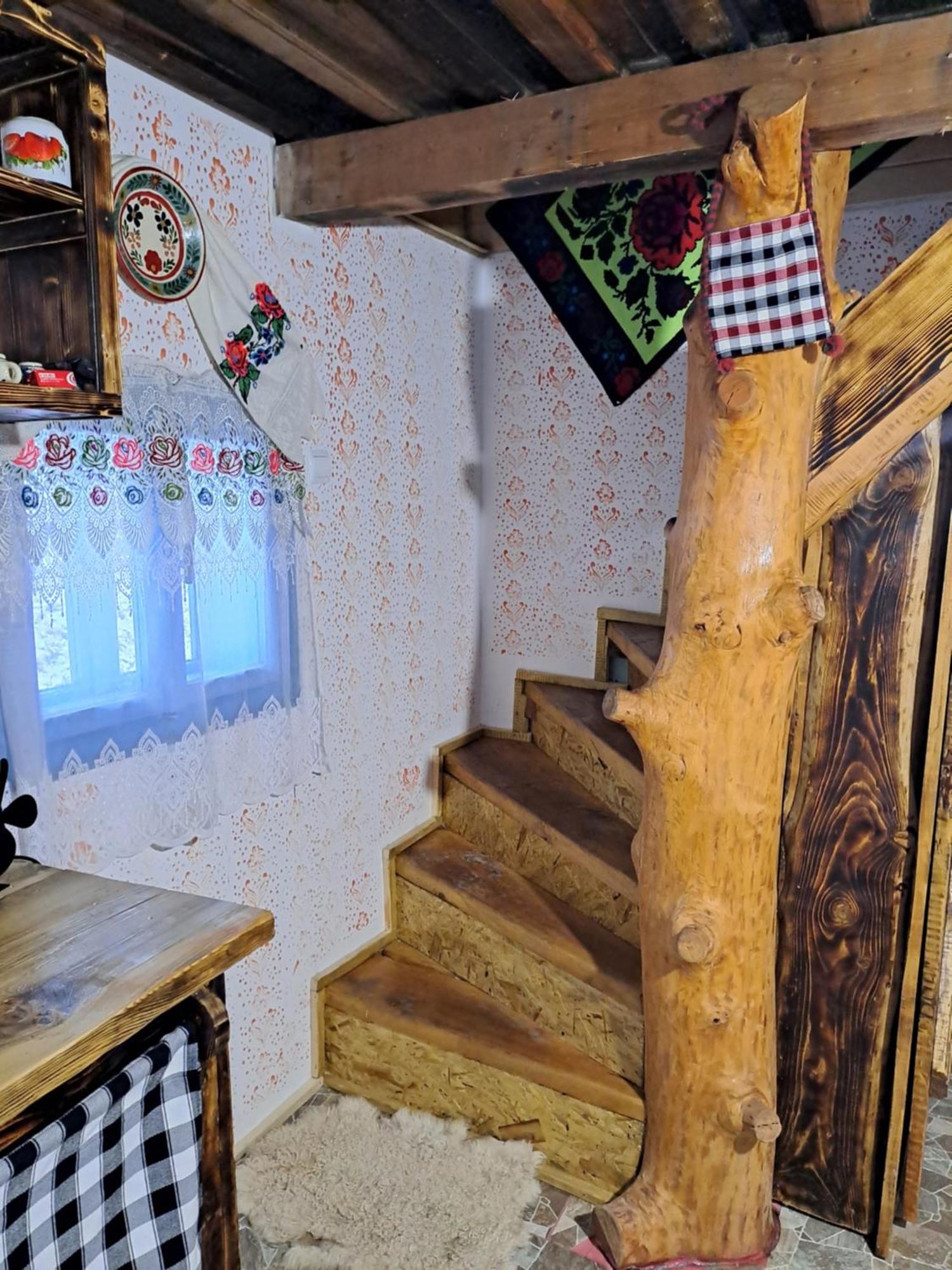 Complex Traditional Casuta Bunicilor-Breb Zewnętrze zdjęcie