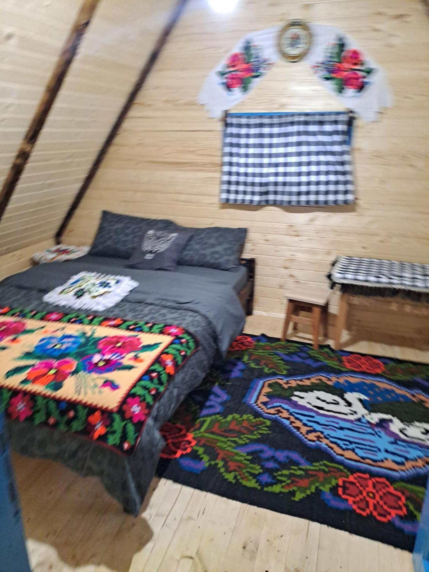 Complex Traditional Casuta Bunicilor-Breb Zewnętrze zdjęcie