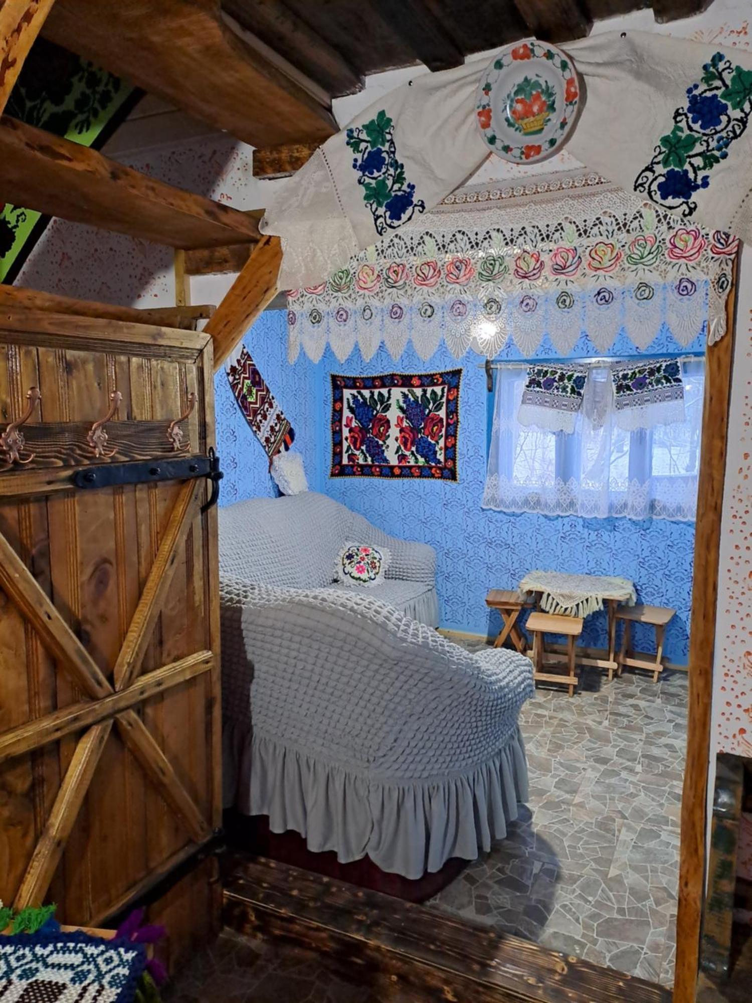 Complex Traditional Casuta Bunicilor-Breb Zewnętrze zdjęcie