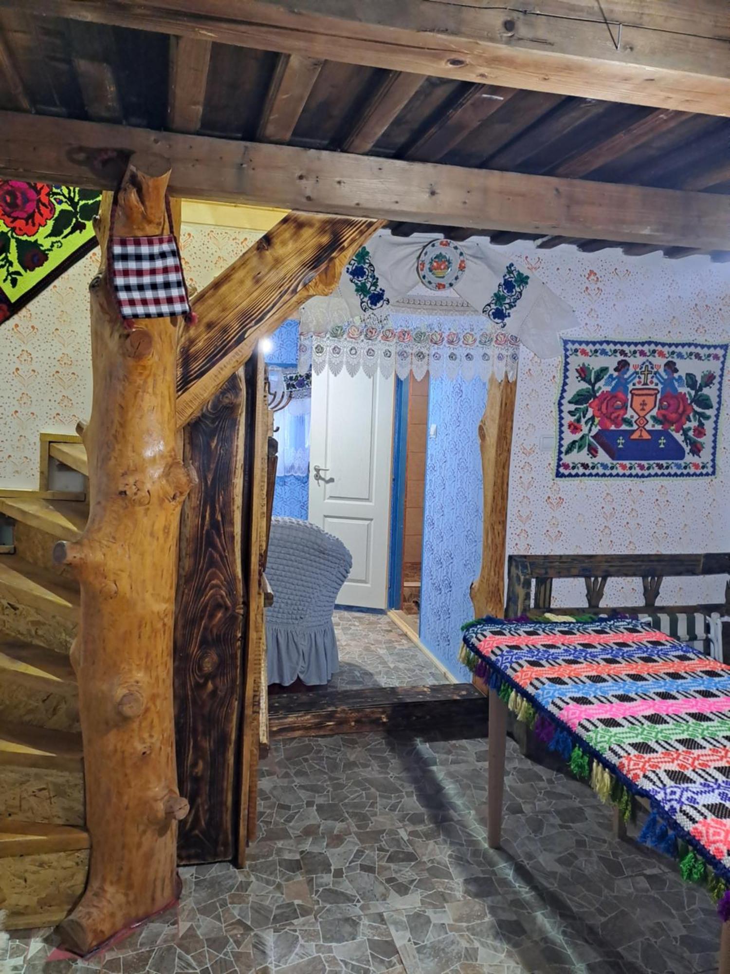 Complex Traditional Casuta Bunicilor-Breb Zewnętrze zdjęcie