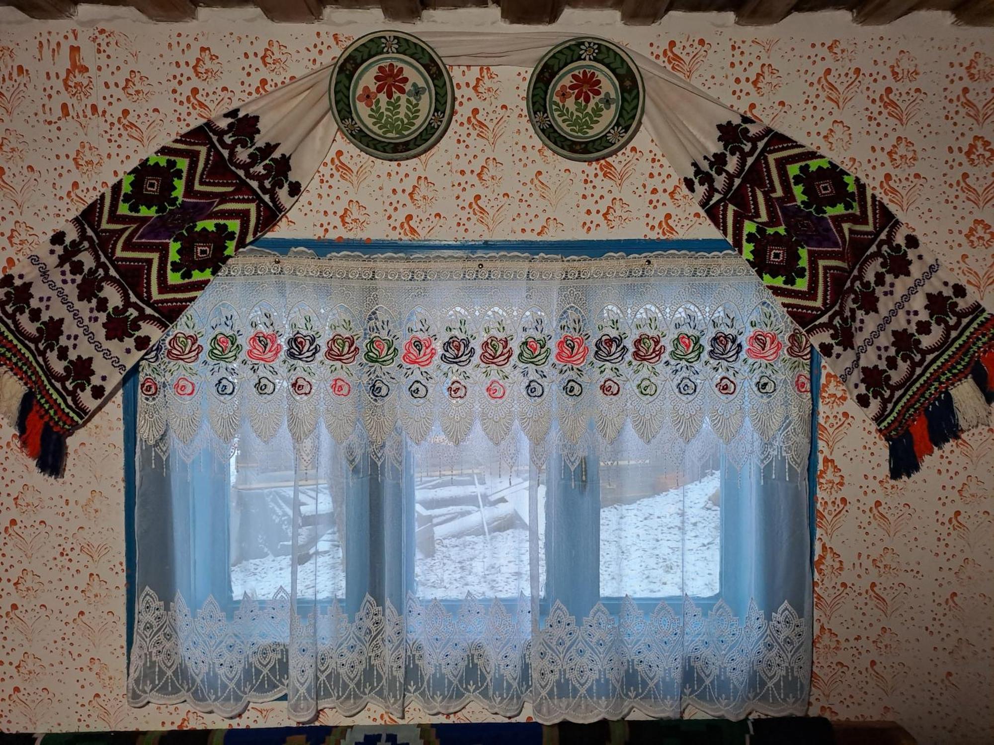 Complex Traditional Casuta Bunicilor-Breb Zewnętrze zdjęcie